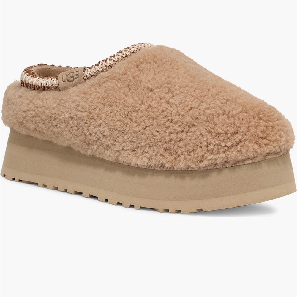 UGG Women’s Tazz Maxi Curly Genuine Shearling Platform Slipper in US 7